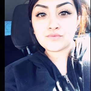 Meet your Posher, Selina